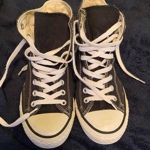 Black high top converse size 9!